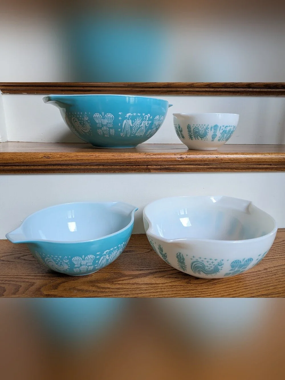 Vintage Pyrex Butterprint Amish Cinderella Mixing Bowl Set — Turquoise & White